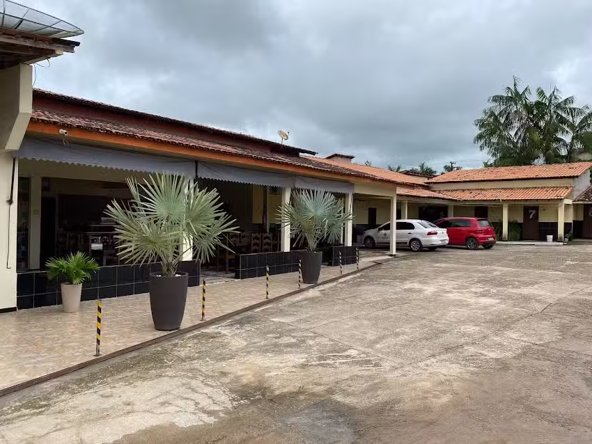 Hotel M&atilde;o Branca
