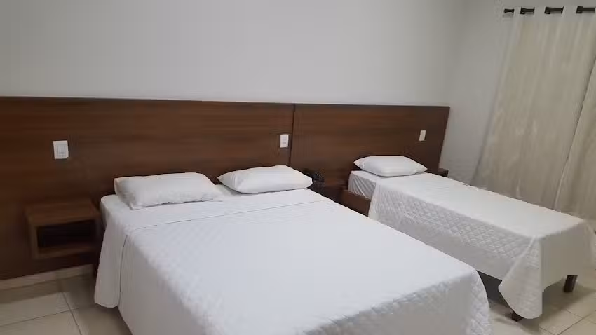 Hotel Oasis &ndash; Jaragu&aacute;