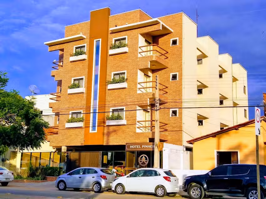 Hotel Pinheiro