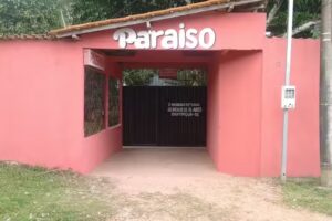 Hotel Pousada Para&iacute;so temos apartamentos com cama de casal e solteiro