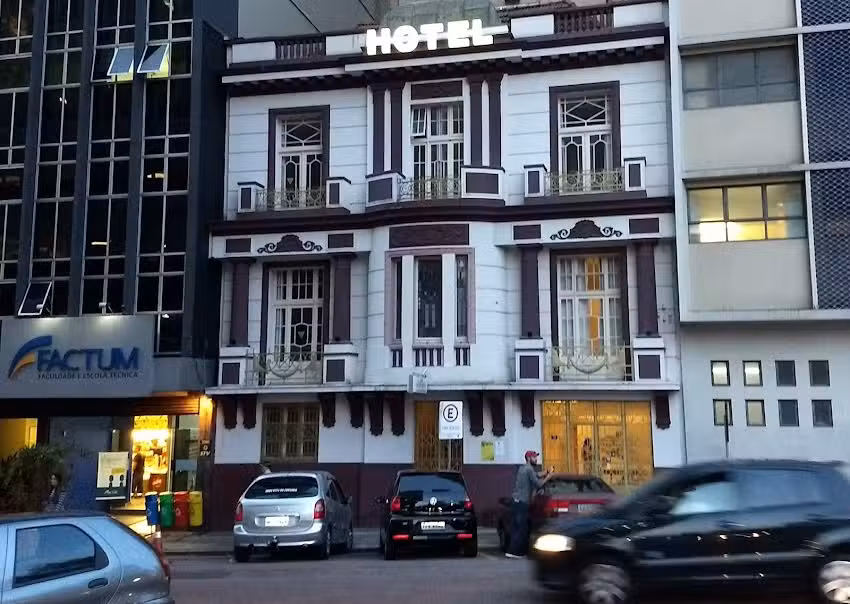 Hotel Pra&ccedil;a da Matriz