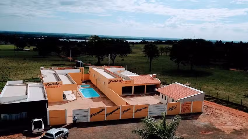 Hotel Rancho e Pousada Jurer&ecirc; em Rosana SP