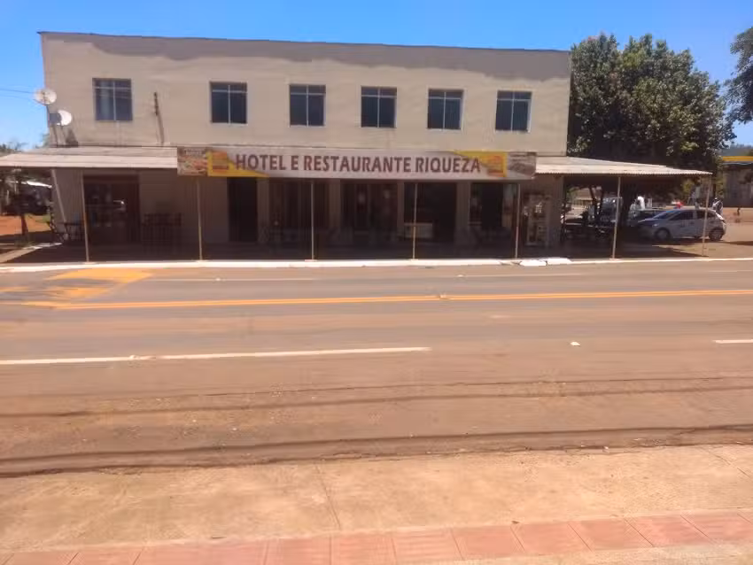Hotel Riqueza