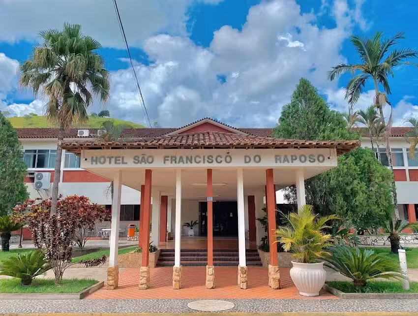 Hotel S&atilde;o Francisco do Raposo