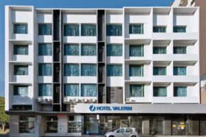 Hotel Valerim Itaja&iacute; / Navegantes