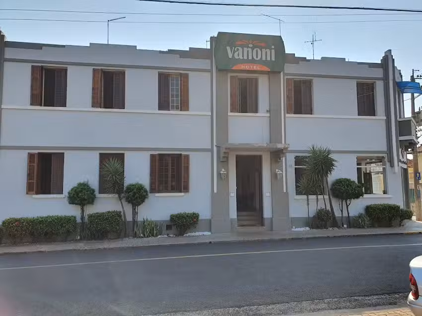 Hotel Vanoni &ndash; Dois C&oacute;rregos
