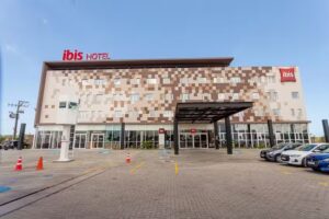 ibis Caucaia Porto do Pec&eacute;m
