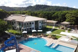 Ilh&eacute;us North Hotel