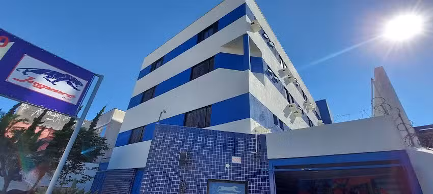 Jaguar&eacute; Hot&eacute;is