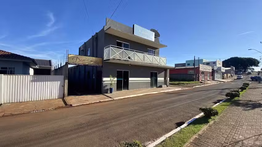 Kain&oacute;s Hotel