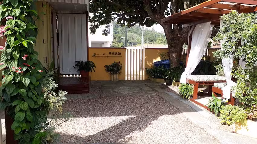 Kitinet Container-Guest House- Prox. Praia e Beto Carrero