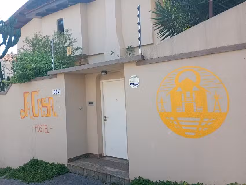 La Casa Hostel