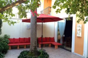 Le Fl&acirc;neur Hostel