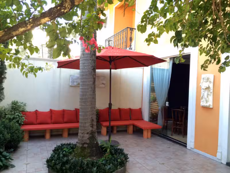 Le Fl&acirc;neur Hostel