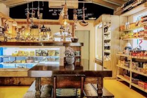 Le March&eacute; Emporio e Hospedaria