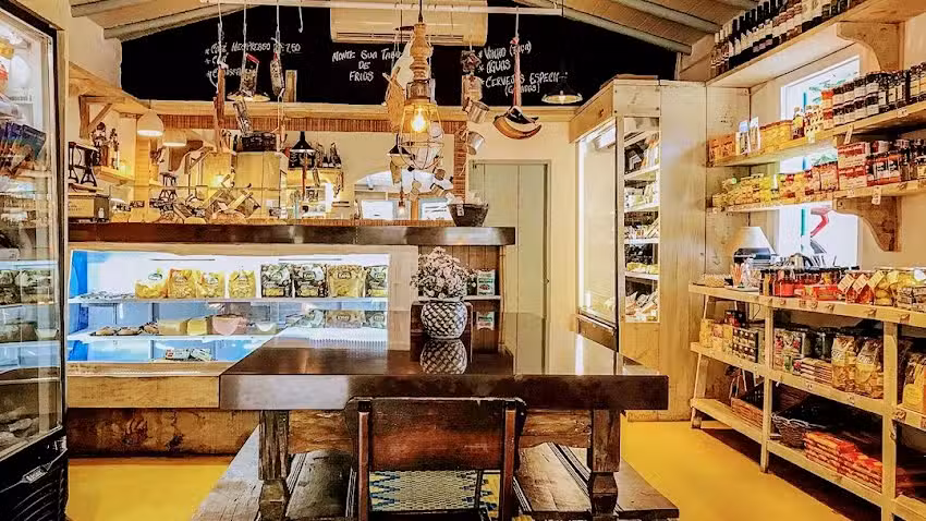 Le March&eacute; Emporio e Hospedaria