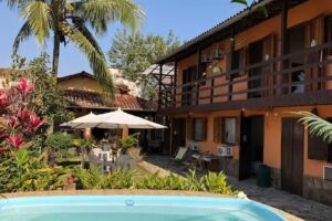 Macab&eacute;a Pousada