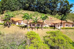 Macaquinhos Turismo Parque e Pousada