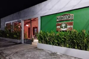 Mangoeiro Apes e Hostel