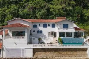 Mans&atilde;o da Brava