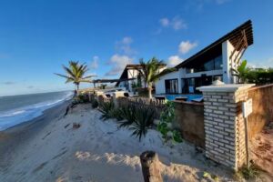 MENCEY LOCO BEACH HOUSE