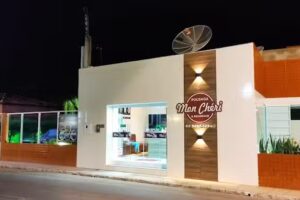 Mon Ch&eacute;ri Beach