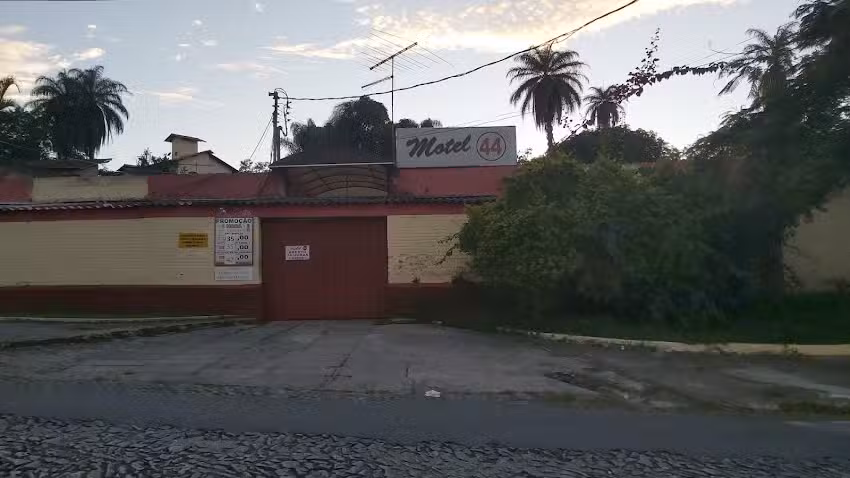 Motel 44