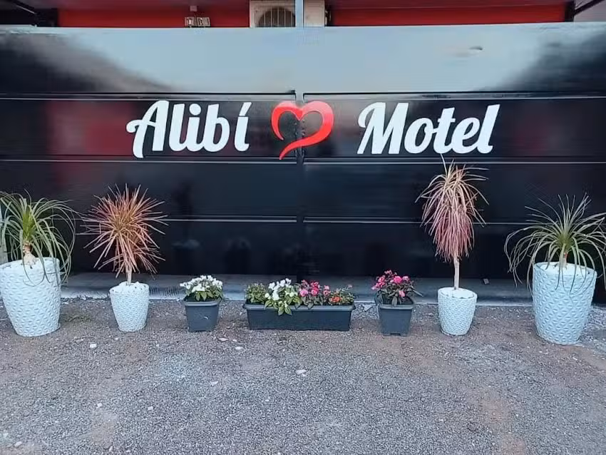 Motel Alibi