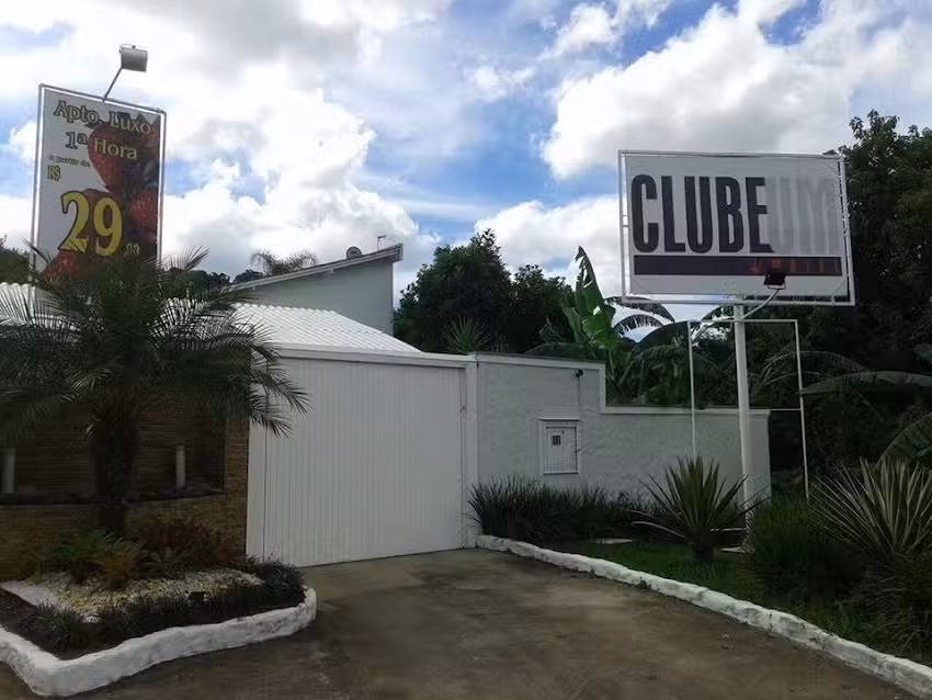 Motel Clube Um