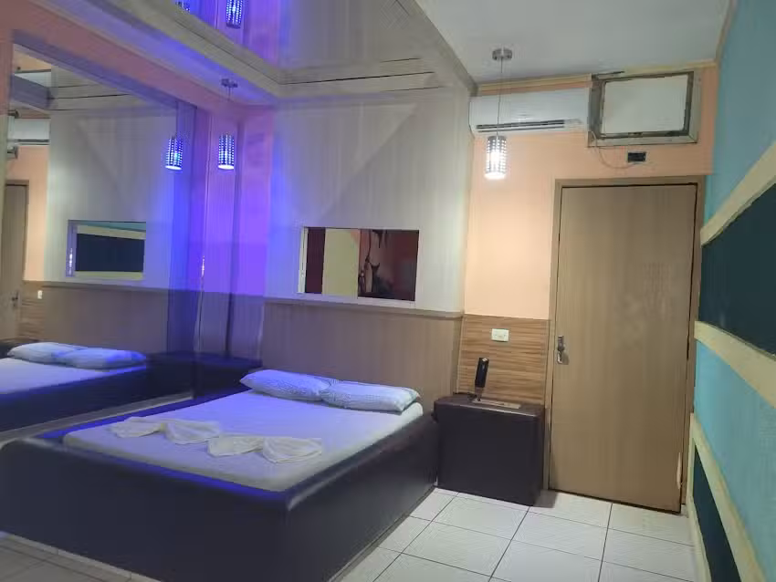 Motel Para&iacute;so