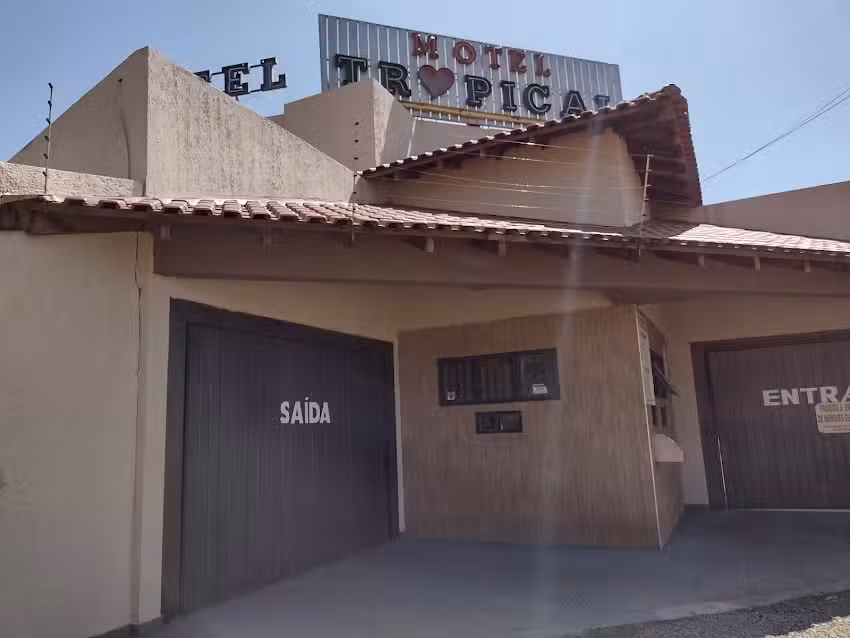 Motel Tropical