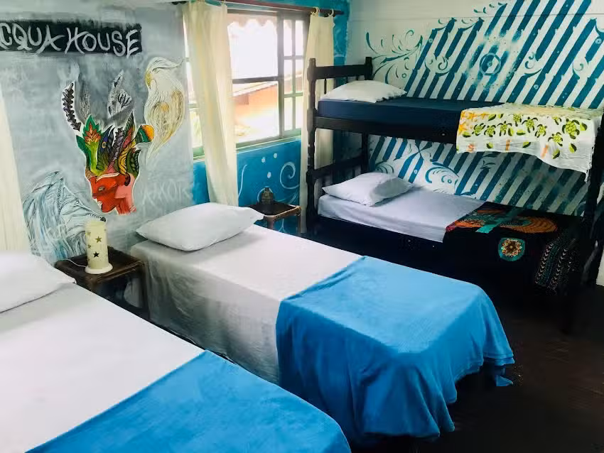 Mundo Acquas Ilhabela Hospedagem, mergulho e Passeios