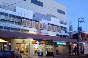 Neuman Hotel
