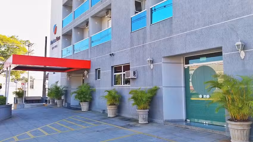 Newton Plaza Hotel