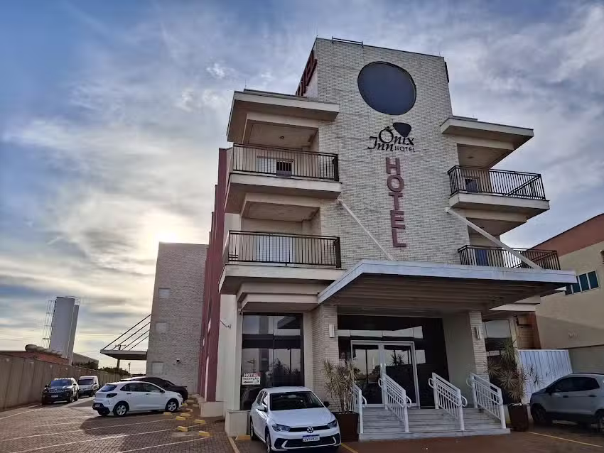 &Ocirc;nix Inn Hotel Cravinhos