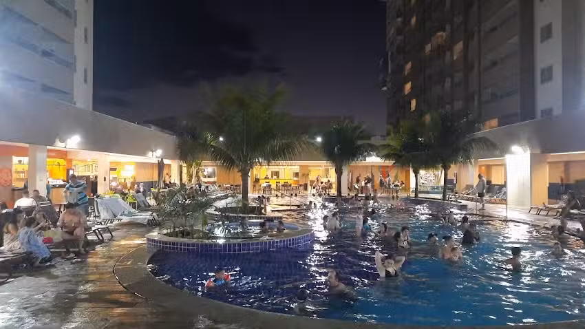 OPR &ndash; Resort em Olimpia Frente Piscina