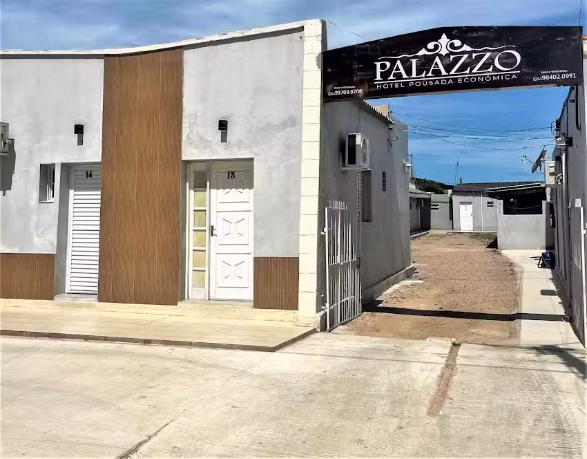 Palazzo Econ&ocirc;mica Pousada