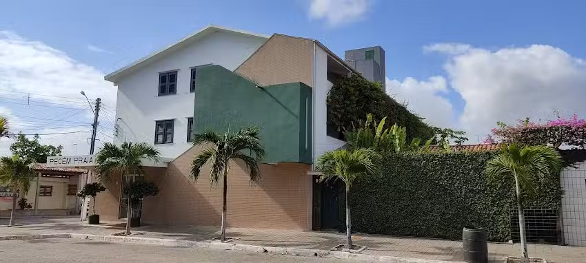 Pec&eacute;m Praia Hotel