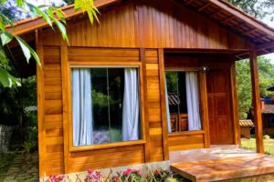 Pedacinho de Ch&atilde;o Chal&eacute;s