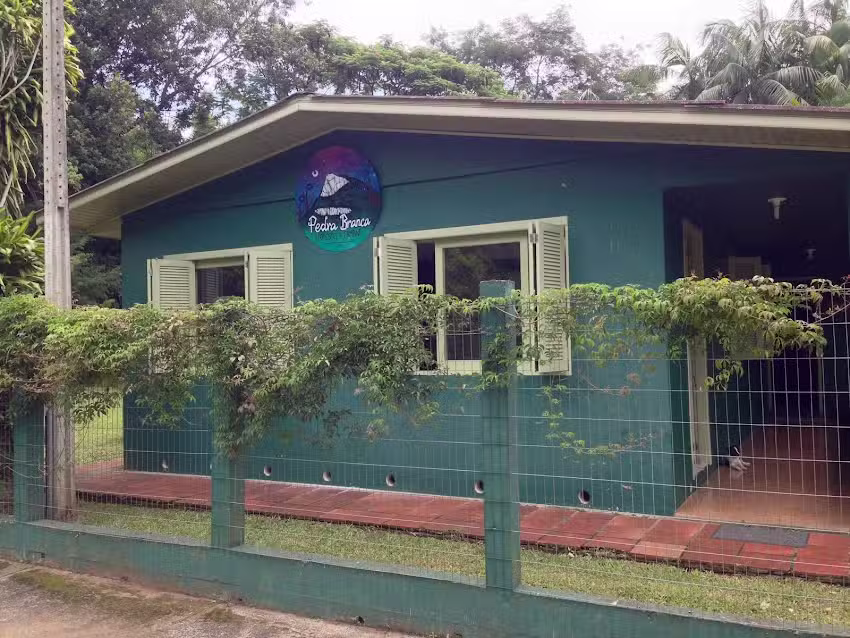 Pedra Branca Eco Hostel e Camping