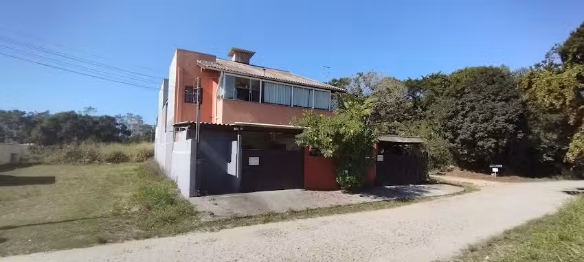 Pernoite(s) no Ateli&ecirc; La Rosa