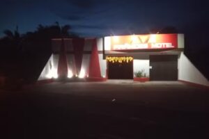 PIR&Acirc;MIDES MOTEL