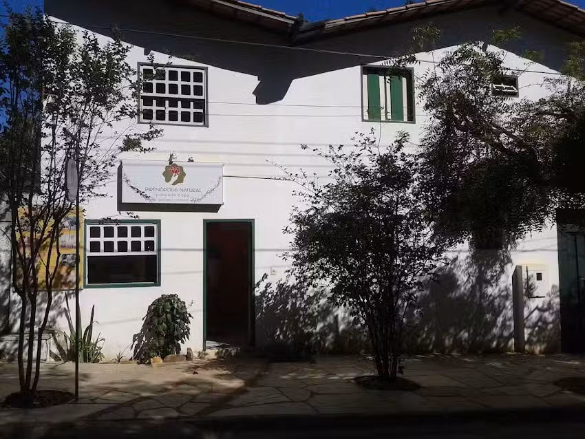 Piren&oacute;polis Natural Spa e Su&iacute;tes para temporada