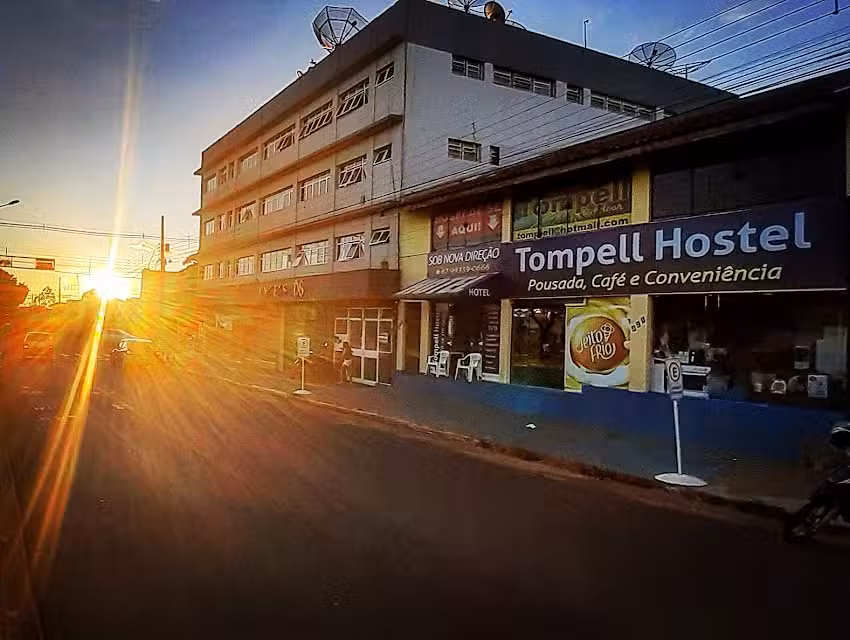 Portaria e circula&ccedil;&atilde;o de h&oacute;spedes s&oacute; at&eacute; &agrave;s 23 horas &ndash; Reabre &agrave;s 5 horas &ndash; Pousada Bem-te-vi & Tompell Hostel