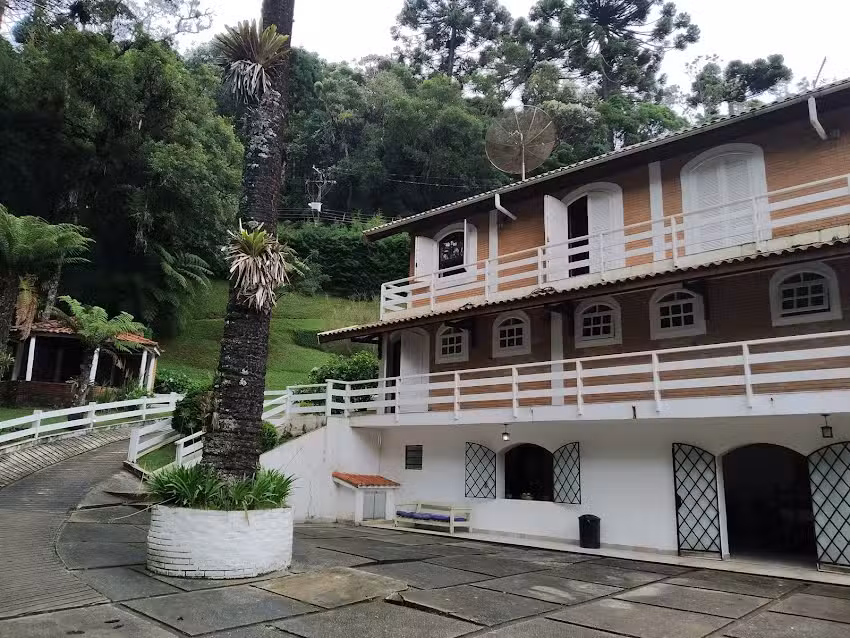 Pousada Alpes dos Manac&aacute;s &ndash; Campos do Jord&atilde;o