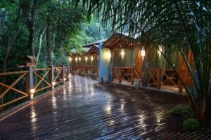 Pousada Ch&atilde;o de Folhas