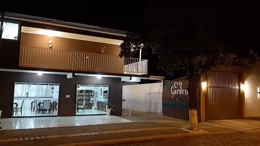 Pousada Cris Garden Bed & Breakfast