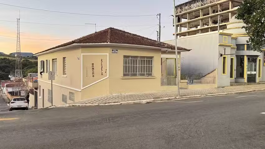 Pousada e Hospedaria Mans&atilde;o da Rebeca