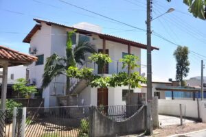 Pousada Flor de l&iacute;rio