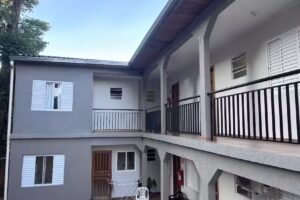 Pousada Laura / Ziza